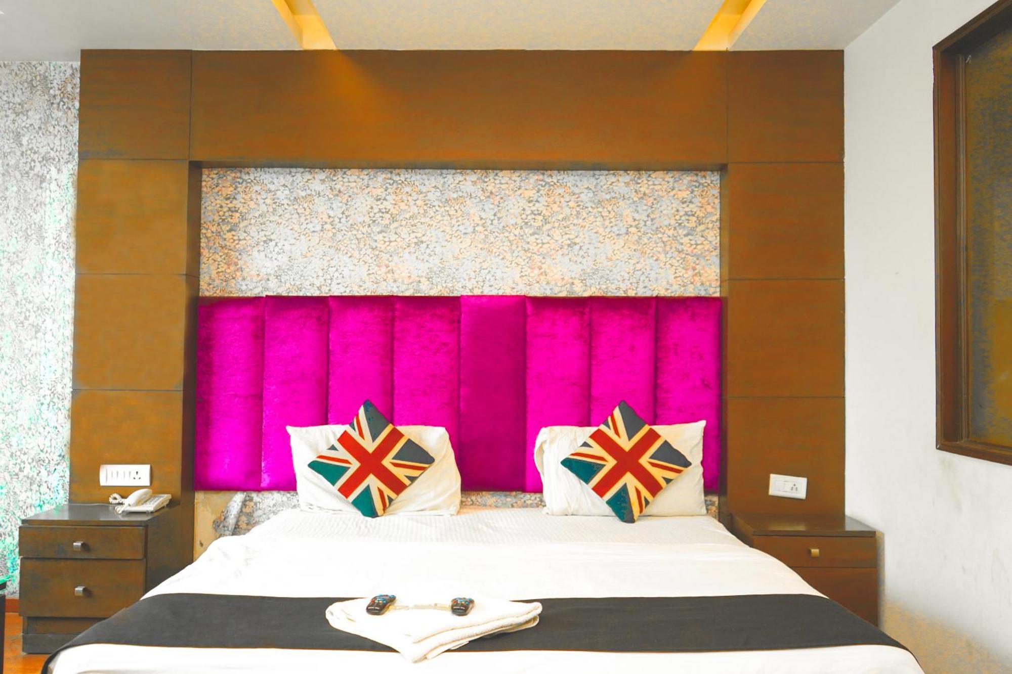 Hotel Sukoon - Ramesh Nagar Yeni Delhi Dış mekan fotoğraf