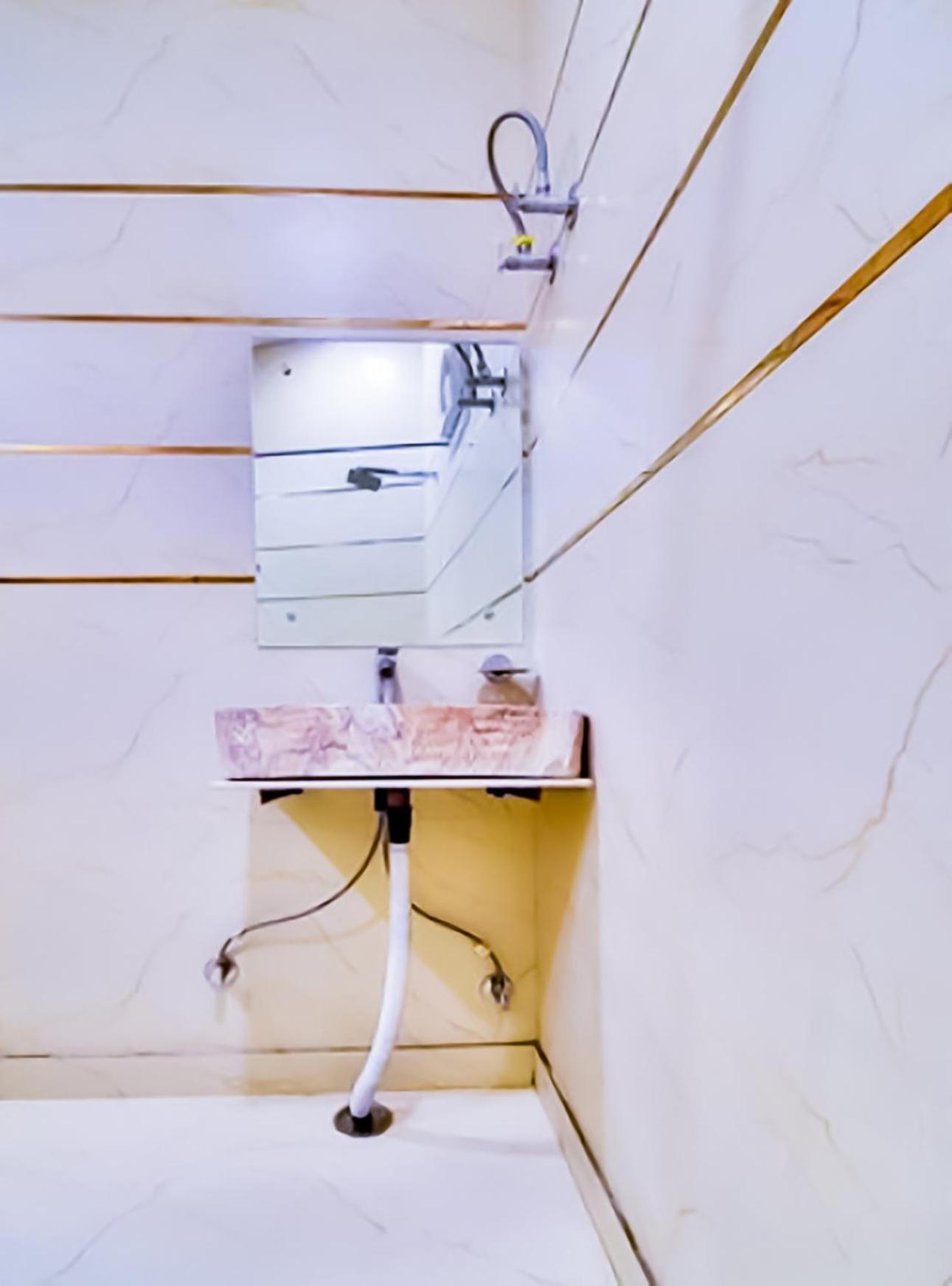 Hotel Sukoon - Ramesh Nagar Yeni Delhi Dış mekan fotoğraf