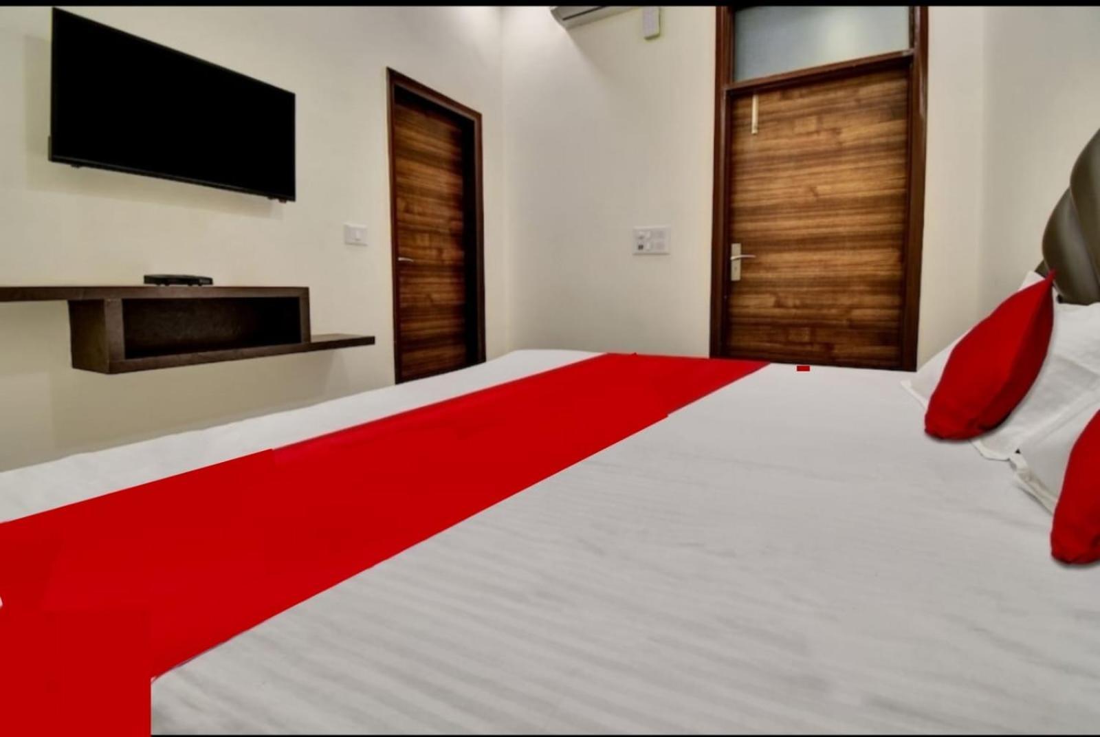 Hotel Sukoon - Ramesh Nagar Yeni Delhi Dış mekan fotoğraf