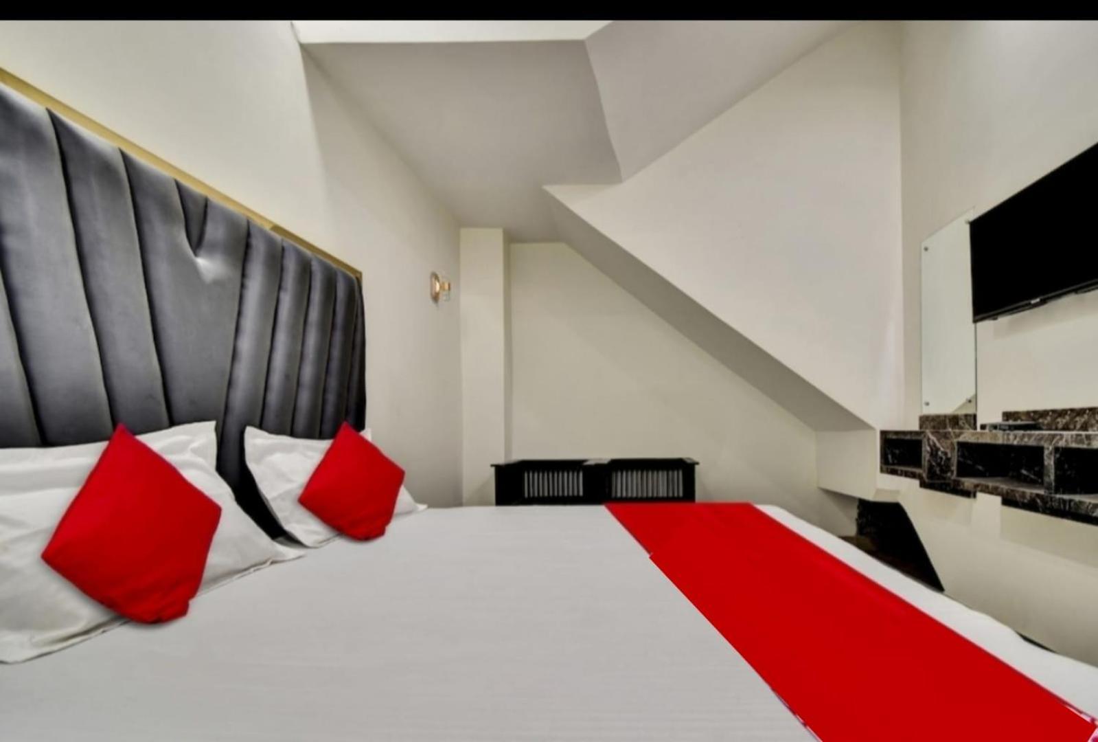 Hotel Sukoon - Ramesh Nagar Yeni Delhi Dış mekan fotoğraf